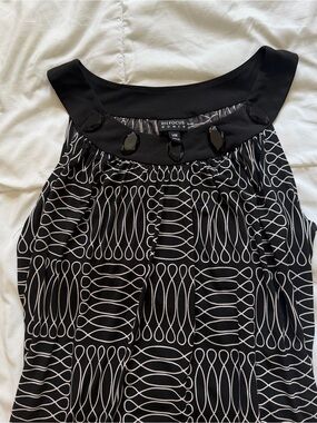 Enfocus Studio Black and White Geometric Jewel-Neck Sleeveless Camisole
